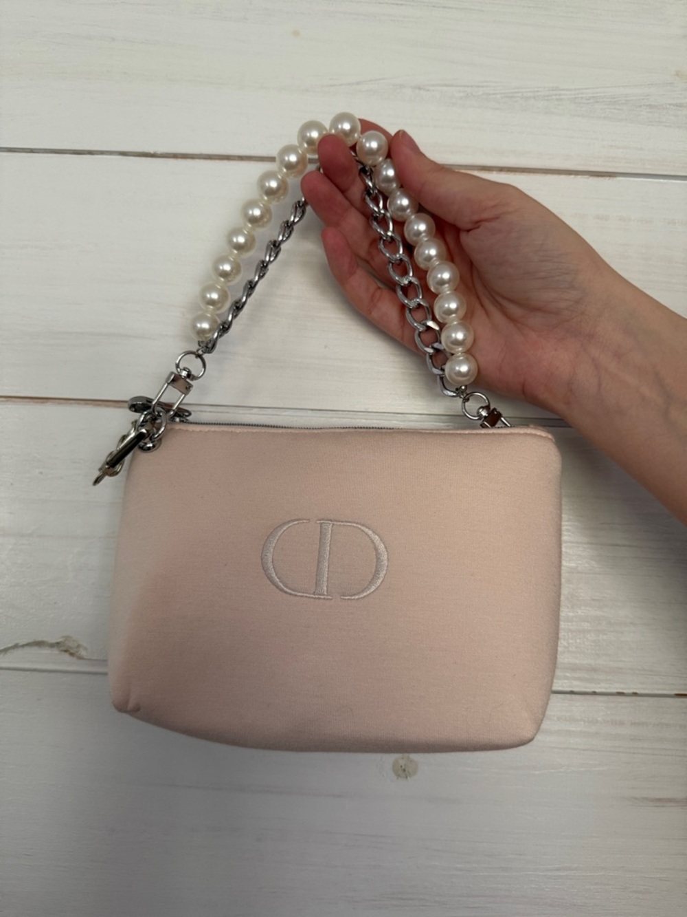 Elegant Christian Dior Pearl-Handle Pochette - Light Pink